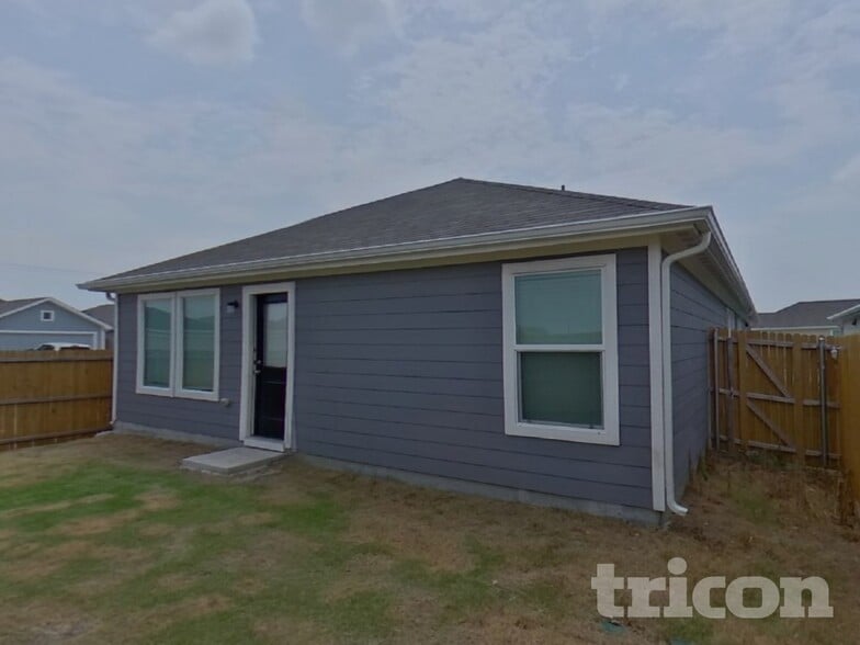 Building Photo - 112 Cornstalk Ln