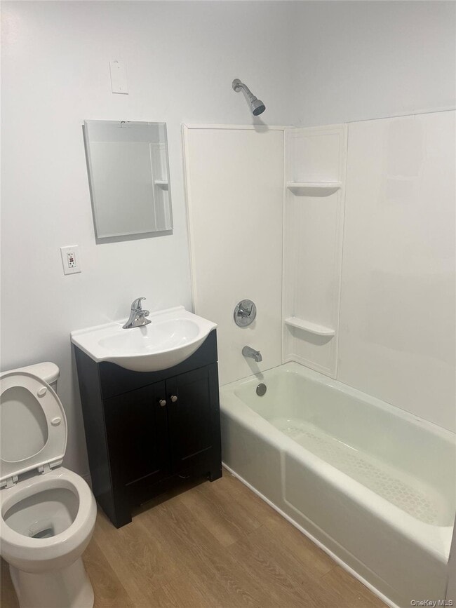 Primary Photo - 55 Grove St