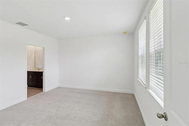 Building Photo - 803 Sunshower Dr