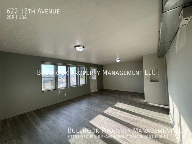 Building Photo - 622 12th Ave
