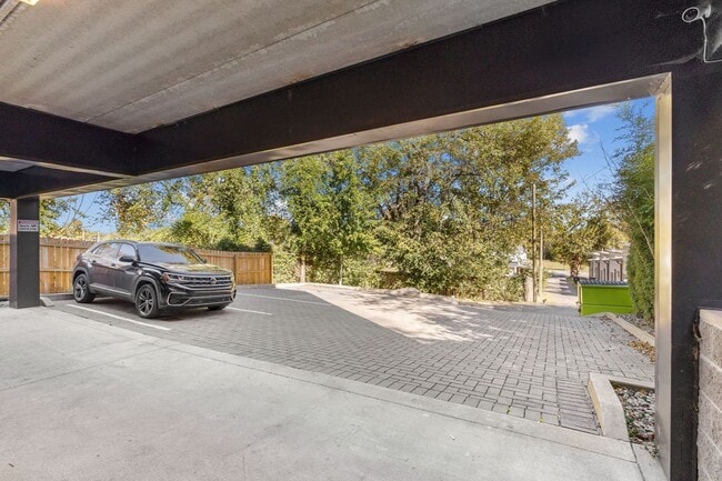 Building Photo - 1224 2nd Ave S