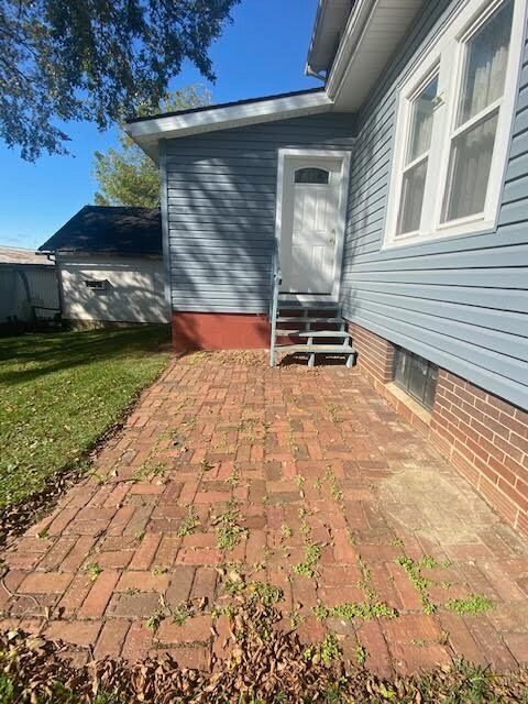 Building Photo - 352 W South St