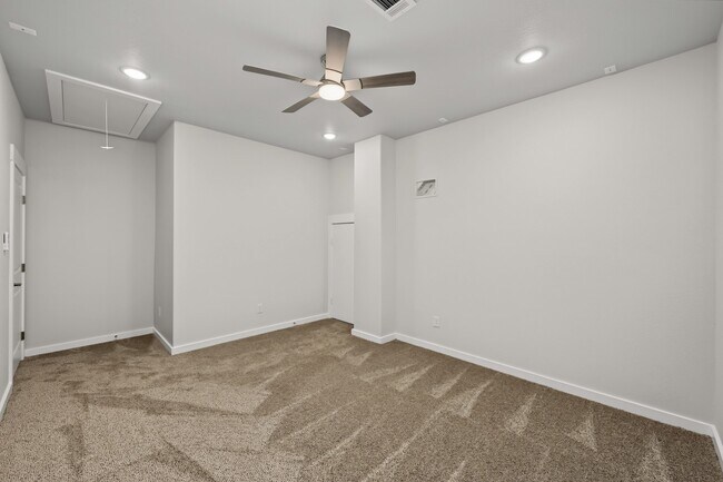 Building Photo - 117 Sun City Ln