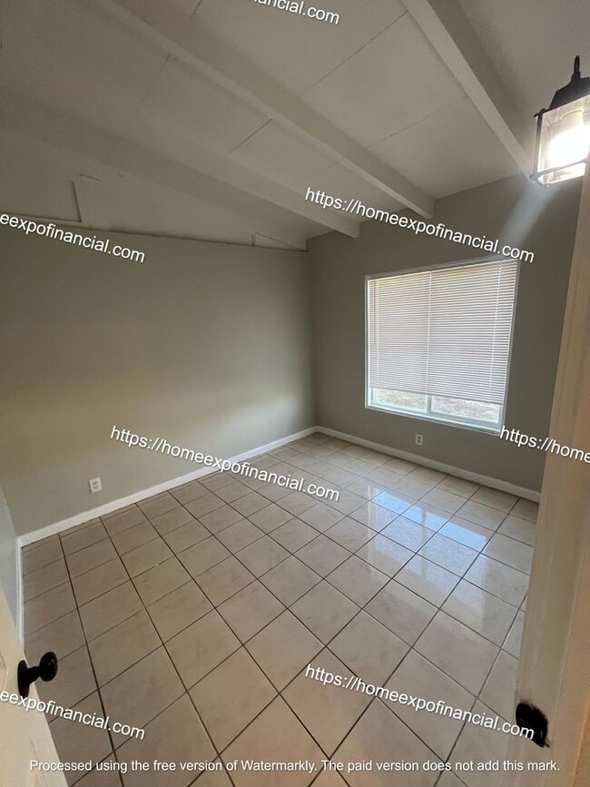 Building Photo - 1221 N Rancho Ave