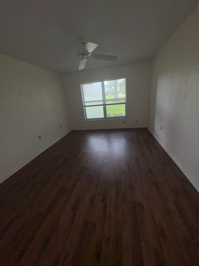 Building Photo - Charming 2BR/2BA Villa with 1-Car Garage i...