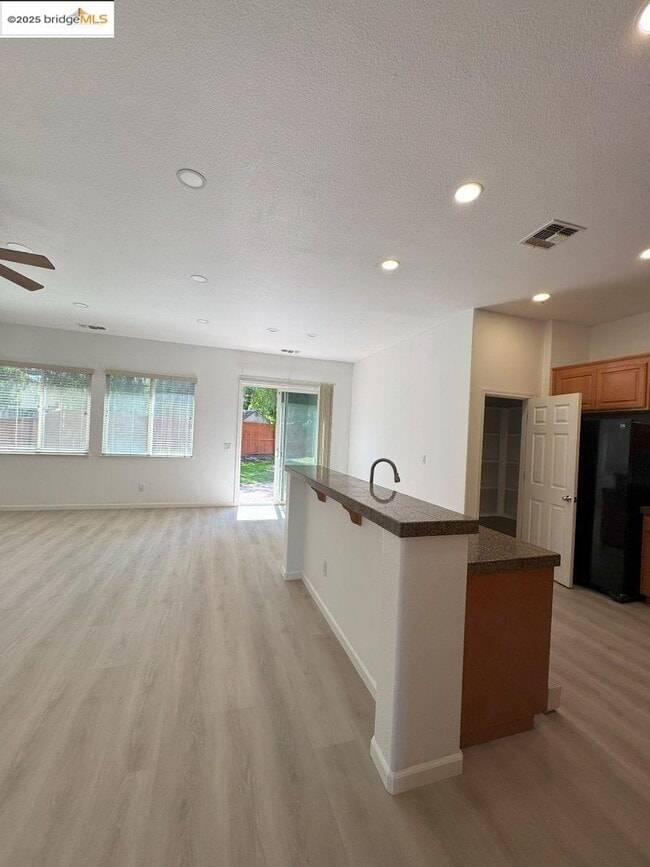 Building Photo - 2638 Breaker Way