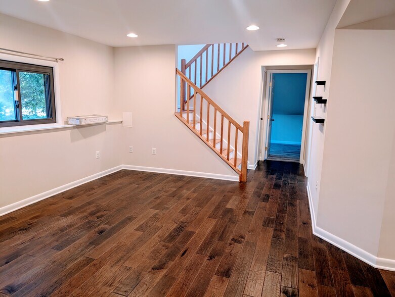 Building Photo - 8856 Youngsea Pl