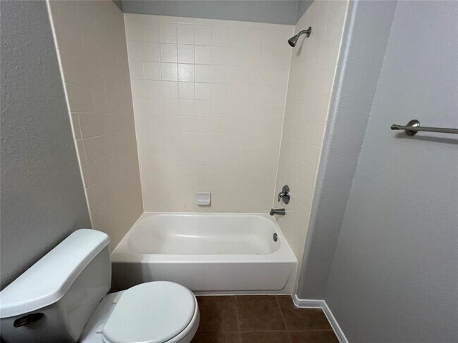 Building Photo - 146 Black Swan Pl