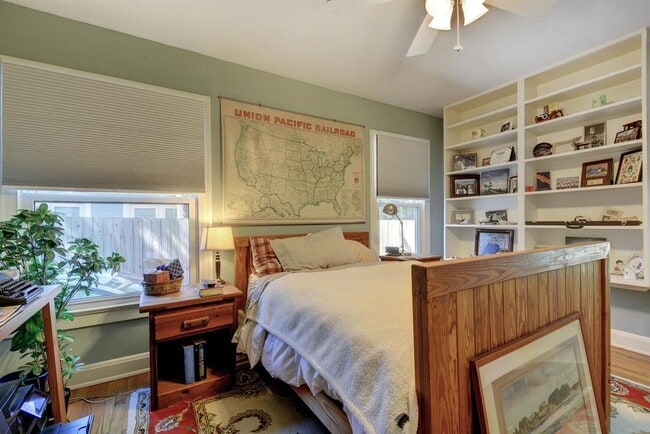 Building Photo - 4108 Sinclair Ave