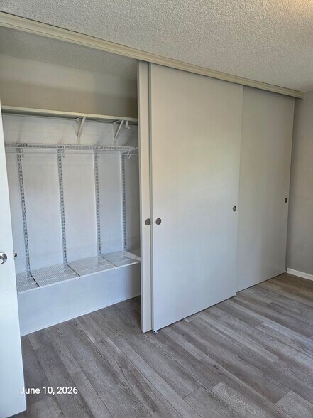Building Photo - 8555 Fairmount Dr