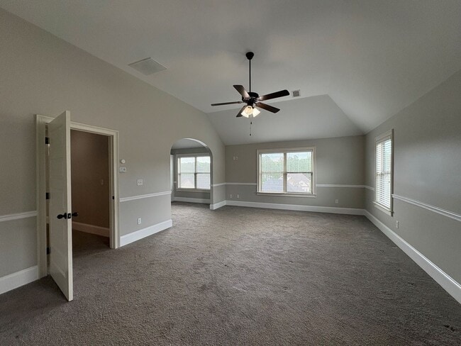 Building Photo - Gorgeous 5 Bedroom Home in Dacula with A L...