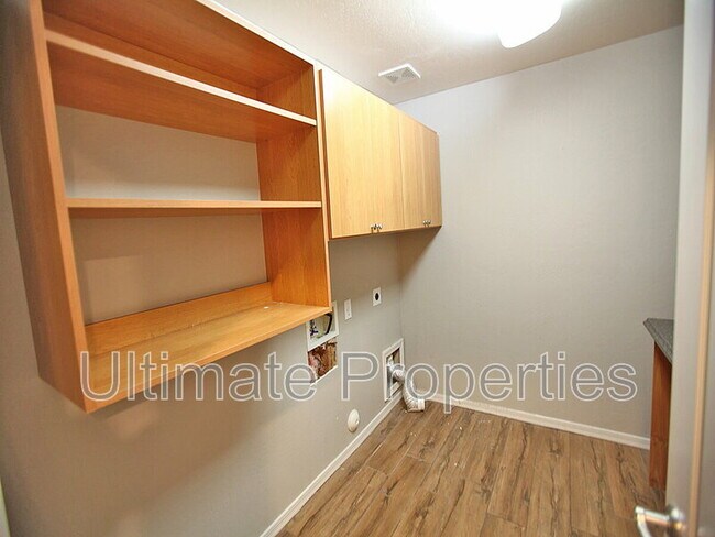 Building Photo - 14482 W La Reata Ave