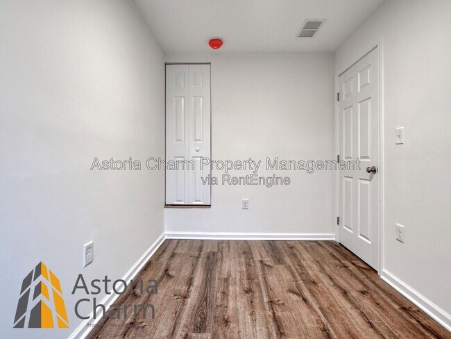 Building Photo - 203 Chestnut St