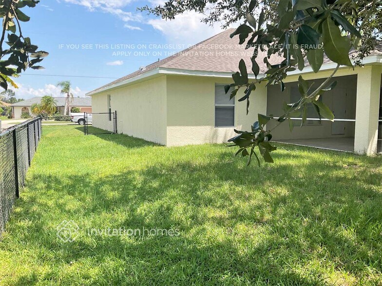 Building Photo - 25940 Aysen Dr