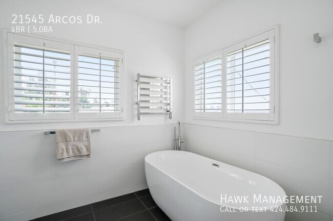 Building Photo - 21545 Arcos Dr