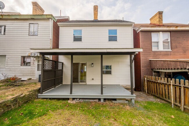 Building Photo - READY FOR MOVE IN! STUNNING 4-bedroom in Greenfield!