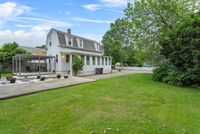 Building Photo - 39 Grandfield St