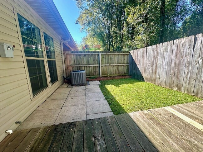 Building Photo - 10664 Florida Blvd