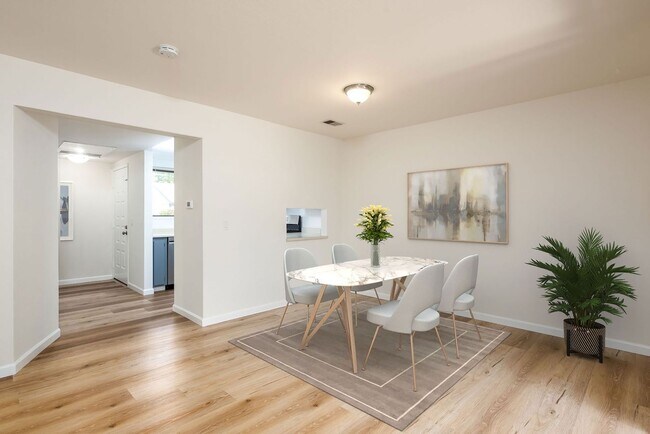 Building Photo - Westland Estates 2 Bedroom 2.5 Bathroom Condo