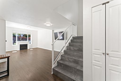 Building Photo - San Diego- Downtown- La Vita – Little Italy Condo- Split Level Style New Year Move In Special