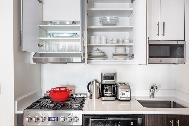 Building Photo - 80 North Centre Ave-SI FL2-ID1401A