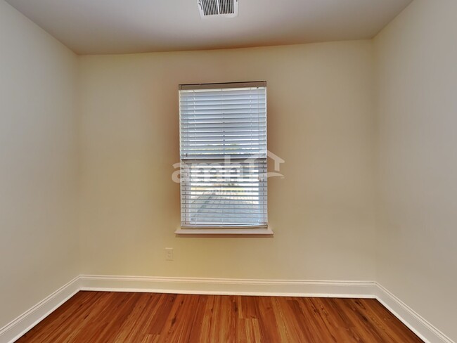 Building Photo - 107 Cooper Dr