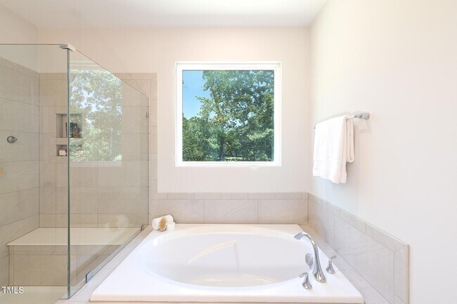 Building Photo - 2300 Kingscup Ct