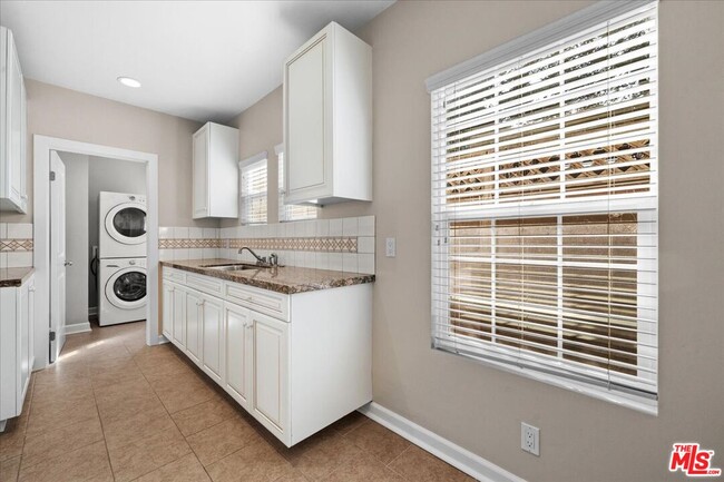 Building Photo - 4208 Lafayette Pl