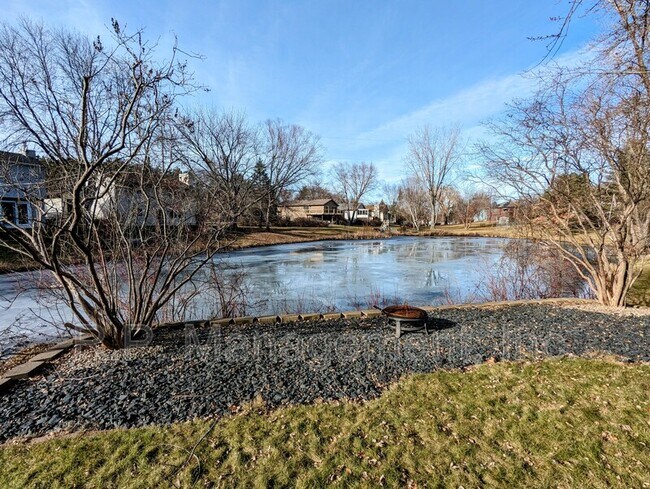 Building Photo - 351 Oakwood Dr