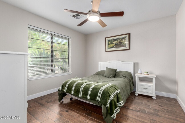 Building Photo - 2041 E Marquette Dr