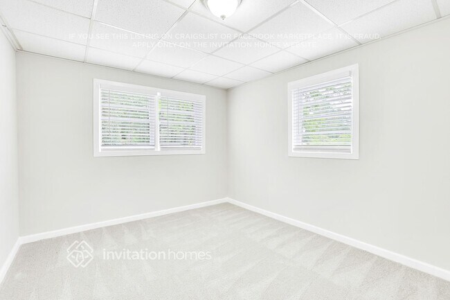 Building Photo - 2550 Greenwood Cir