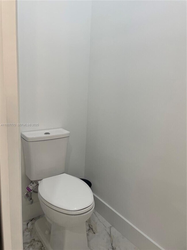 Building Photo - 675 N Romero St