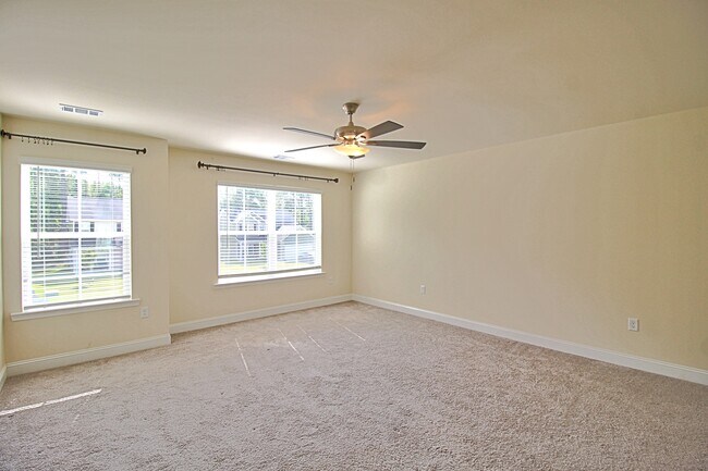 Building Photo - 711 Mill Creek Cir