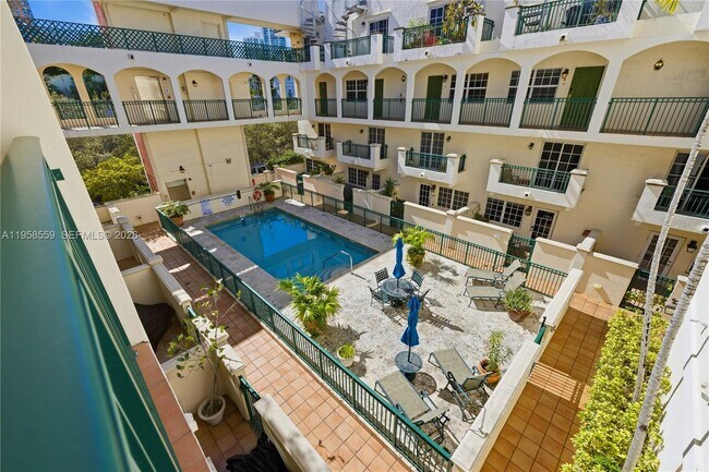 Building Photo - 300 Euclid Ave