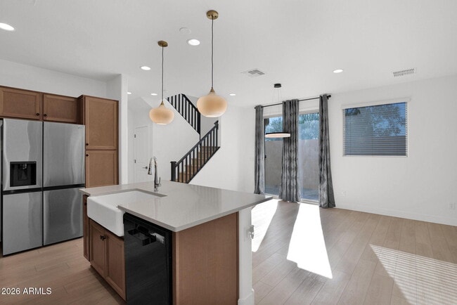 Building Photo - 5819 W Pueblo Ave