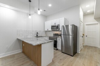 Building Photo - 1124 Garfield St