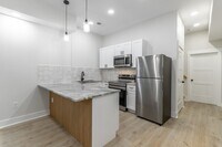 Building Photo - 1124 Garfield St