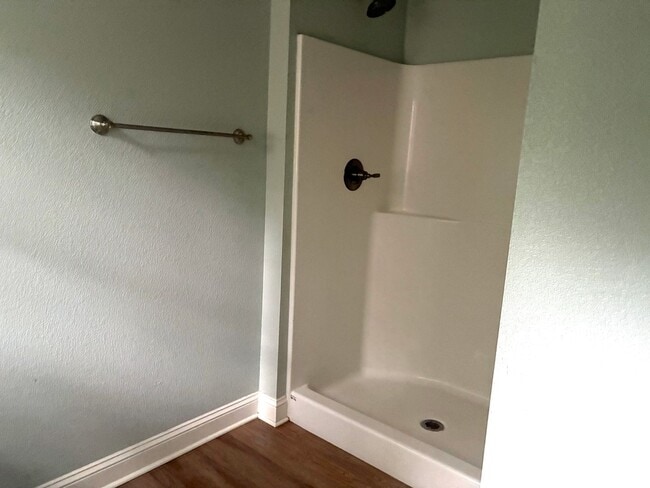Building Photo - 3 Bedroom 2 Bath Home in Manteo $2200/mo