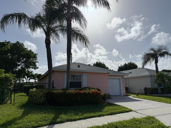 Primary Photo - 112 Sunset Blvd