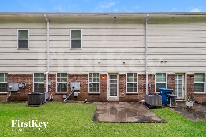 Building Photo - 874 Ivydale Ln SW
