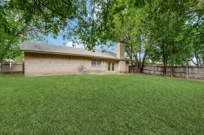 Building Photo - 2513 Richmond Dr