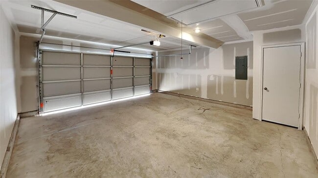 Building Photo - 6009 Bradford Pear Ln