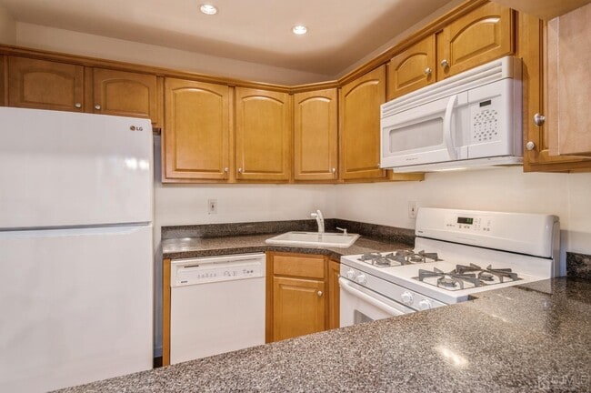 Building Photo - 101 Quince Ct
