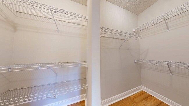 Building Photo - One Level 4 Bedroom Brick Home on N. Colle...