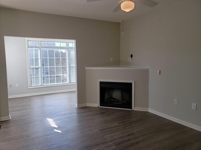 Building Photo - Condo for Rent in Brier Creek area