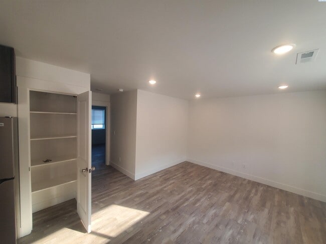Building Photo - Brand new for rent