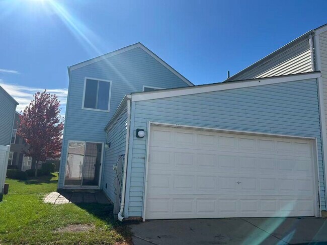 Building Photo - 788 Symphony Dr