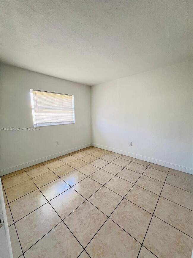 Building Photo - 8601 SW 94th St