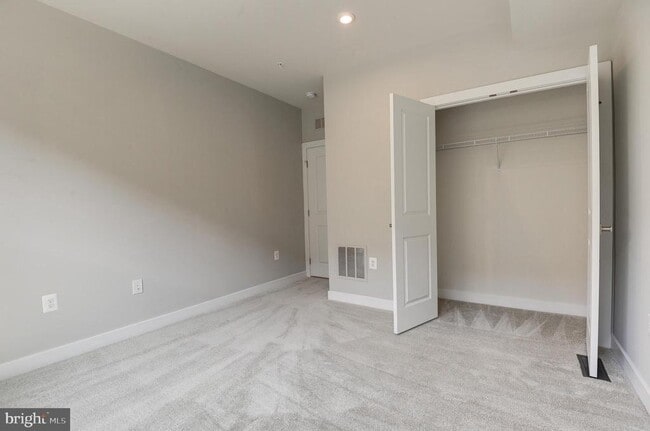Building Photo - 1743 Dunnington Pl
