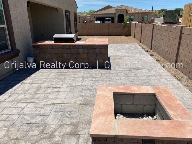Building Photo - Newer 4 BR Home in Sahuarita for Rent **MO...